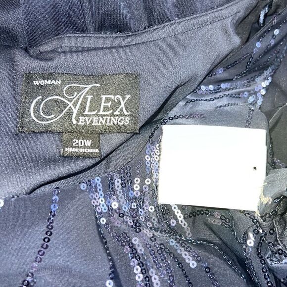 Elegant Navy Blue Sleeveless Dress - Picture 14 of 16